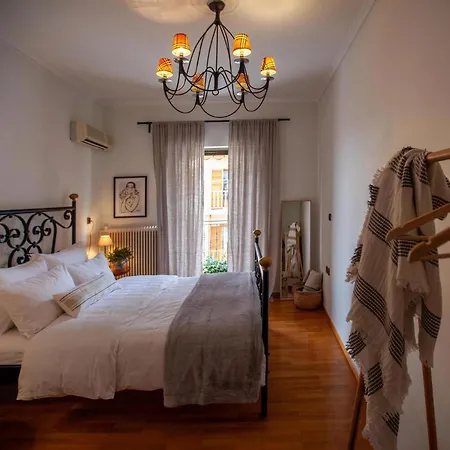 Nota's Elegant Maisonette Apartman *