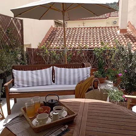 Nota's Elegant Maisonette * نافبليو